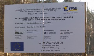 EFRE-Schild Waldumbau Teufelssee in den Müggelbergen, Februar 2015